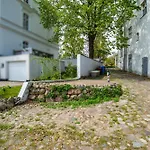 Fuerstlich Wohnen Am Circus Ueber Den Daechern Von Daire Putbus