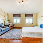 Apartment Fuerstlich Wohnen Am Circus Ueber Den Daechern Von
