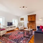 Fuerstlich Wohnen Am Circus Ueber Den Daechern Von Apartment *