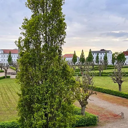 Apartment Fuerstlich Wohnen Am Circus Ueber Den Daechern Von