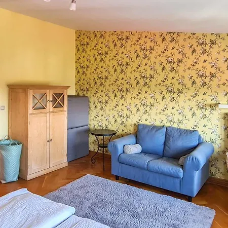 Apartment Fuerstlich Wohnen Am Circus Ueber Den Daechern Von *