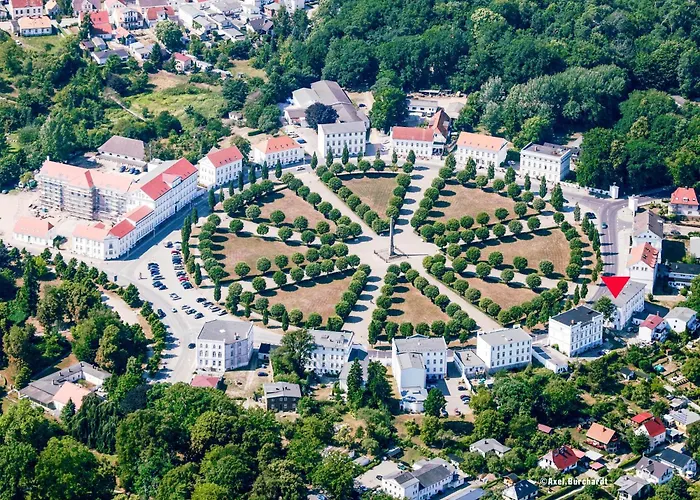 Fuerstlich Wohnen Am Circus Ueber Den Daechern Von Putbus